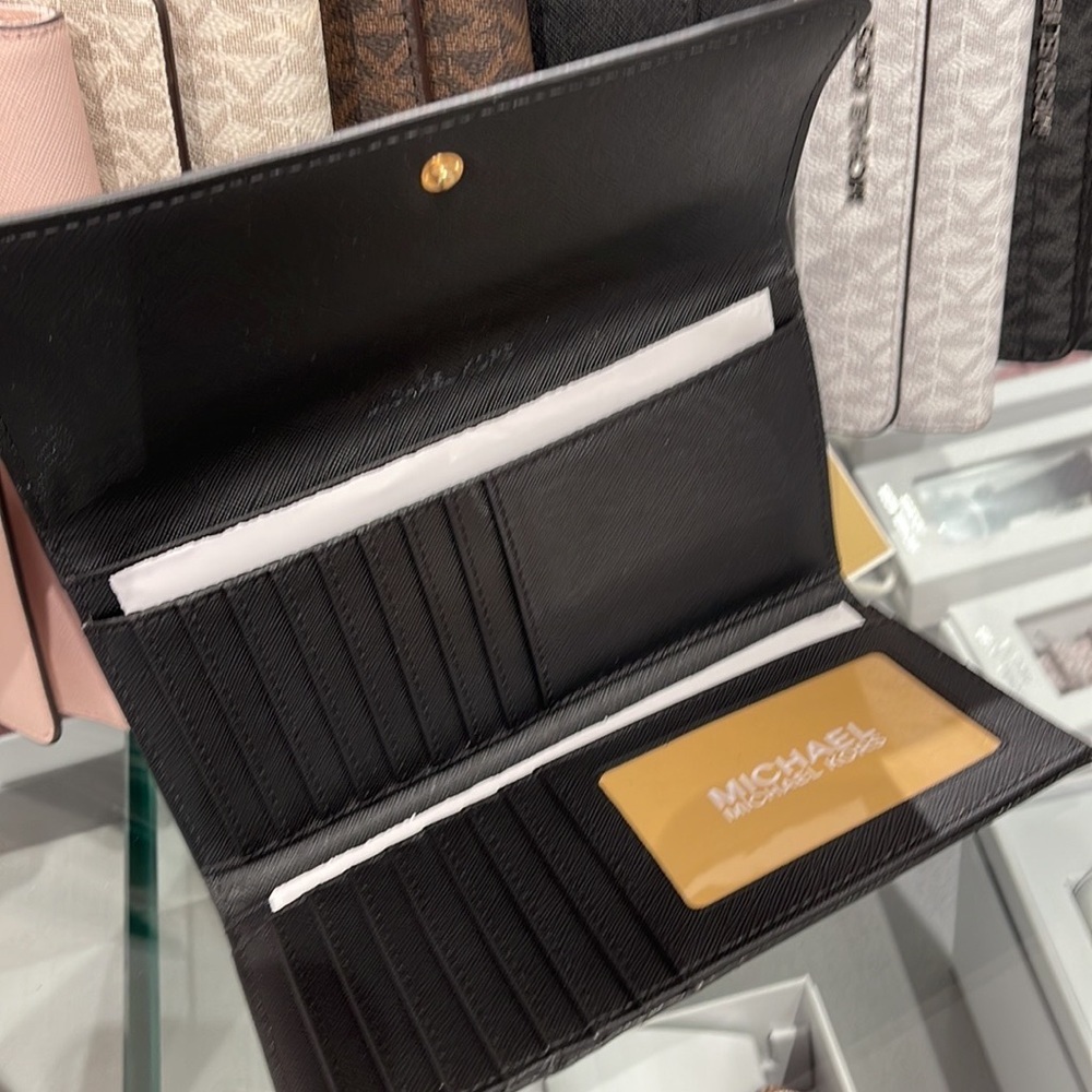 MICHAEL KORS JET SET TRAVEL LARGE TRIFOLD WALLET BLACK COLOR - Picture 12 of 16
